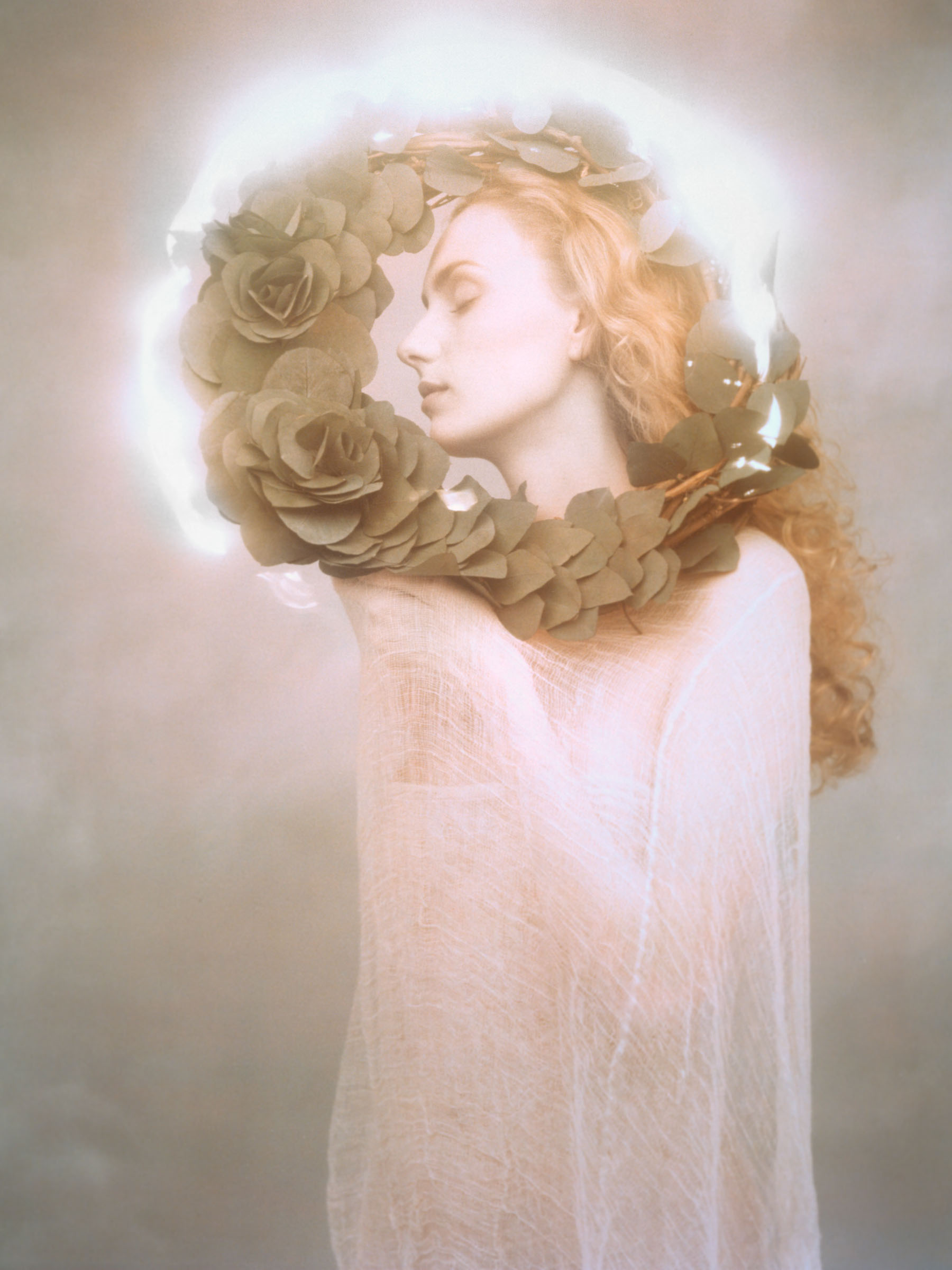 06_suzanne_with_wreath30x40_ed-ap_